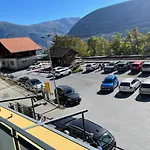 Long&short Bahnhof Hotel *