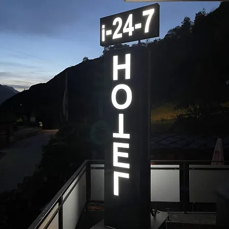 Long & Short Bahnhof *