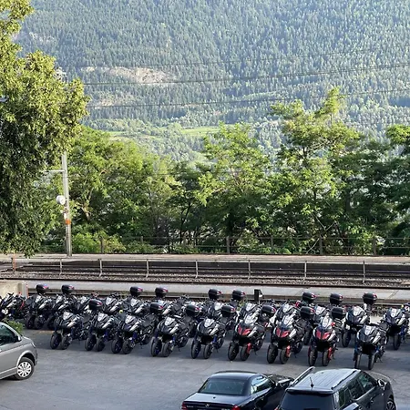 Long & Short Bahnhof *