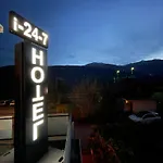Long & Short Bahnhof Hotel