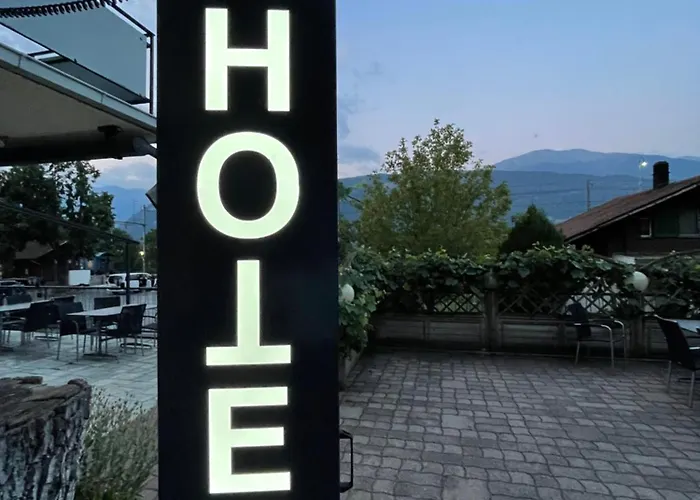 Long & Short Bahnhof Hotel *